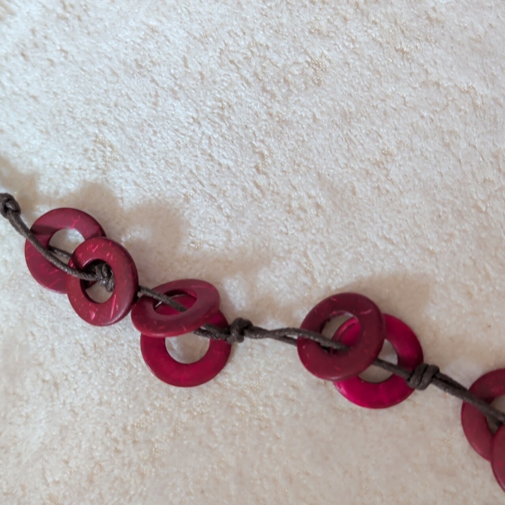 Paparazzi Waikiki Winds Wooden Cranberry Disc Necklace And Earrings Set New - Picture 6 of 7